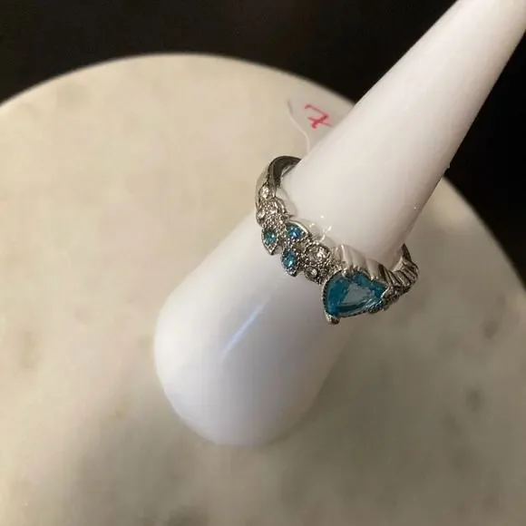 New fashion ring silver tone cz heart - special occasion wedding engagement holi - Picture 2 of 3